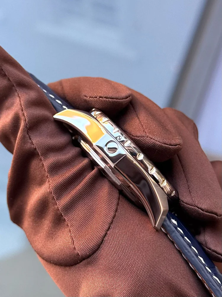 Breitling Bentley Motors T 48 mm box and papers 2010